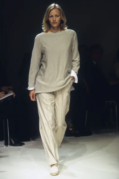 Look 13